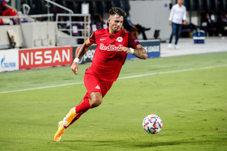 Dominik Szoboszlai, del Red Bull Salzburgo, en acción contra el Maccabi de Tel Aviv en un partido de eliminatoria de la Liga de Campeones de la UEFA, el 22 de septiembre de 2020.