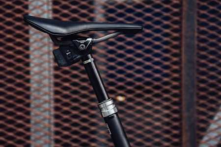 Absenkbare Sattelstütze auf dem Scott Spark Bike.