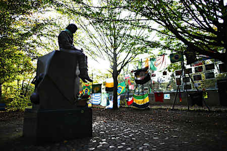 Pocta Ayrtonovi Sennovi počas Veľkej ceny Emilia Romagna na Autodrome Enza a Dina Ferrariovcov, 29. október 2020, Imola, Taliansko.