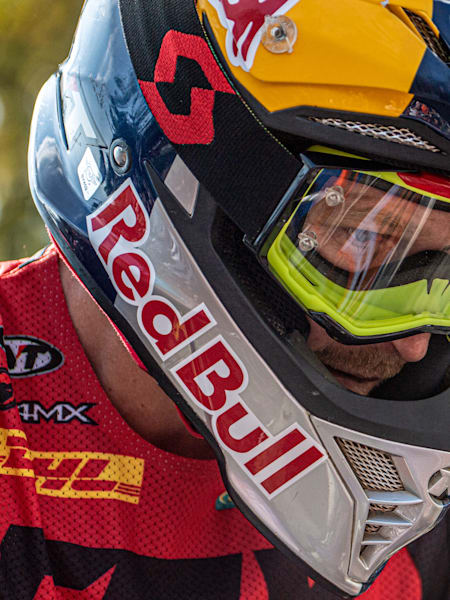 Taddy Błażusiak stawia na gogle Scott do enduro