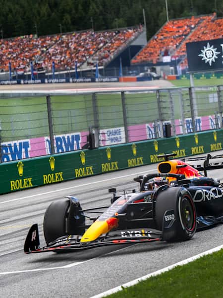 Bolid Red Bull Racing na torze F1 podczas Grand Prix Holandii