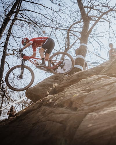 Los riders compiten en ÖKK Bike Revolution.