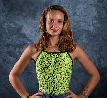 Антоніна Вишиванова займається стрибками у воду все життя