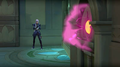 Agent Hush in action in VALORANT.