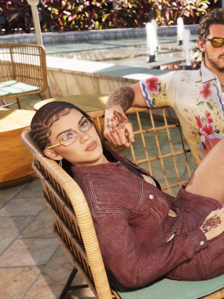 Lucia und Jason entspannen sich in GTA 6, das zum Release in einer Standard Edition und einer Ultimate Edition erscheint.