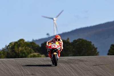 Marc Marquez w akcji podczas rundy MotoGP o GP Portugalii 2021