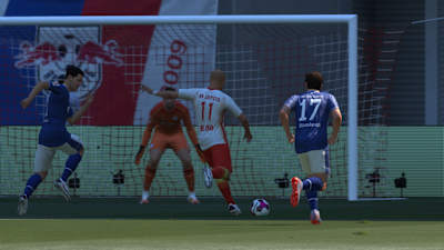 Hee-chan Hwang ahead of shooting in FIFA 21