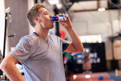 Le joueur de cricket australien Cameron Green prend une pause lors d'un entrainement au Red Bull Athlete Performance Center, en Autriche.