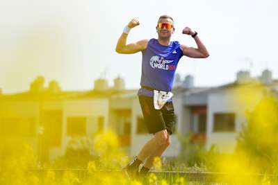 Un coureur en action lors de la Wings for Life World Run 2026 à Poznan, en Pologne.   