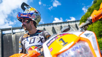 Manuel Lettenbichler aus Deutschland ist während des ersten Off-Road-Tages der FIM Hard Enduro World Championship 2022 Stop 5, Red Bull Romaniacs, in Sibiu, Rumänien, am 27. Juli 2022 zu sehen.