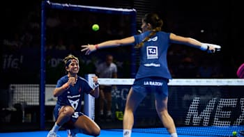 Beatriz González celebrates a thrilling victory at the Premier Padel GNP Major Acapulco in Mexico on November 30, 2025, showcasing Red Bull's dynamic spirit on the court