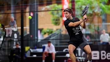 Eduardo Alonso im Lotto Brussels Premier Padel P2 von Belfius am 22. April 2025