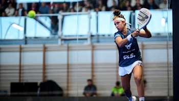 Beatriz González in action at the Gijón Premier Padel P2, Palacio de Deportes de la Guía, on February 27, 2025, bringing high-energy Red Bull spirit to the court