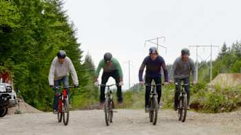 AP-1M5XYA6952111-featureMedia