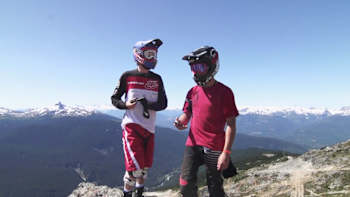 AP-1M5XY516W2111-featureMedia