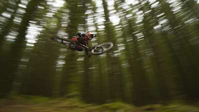 Laurie Greenland rides at Bike Park Wales on the Vanta line