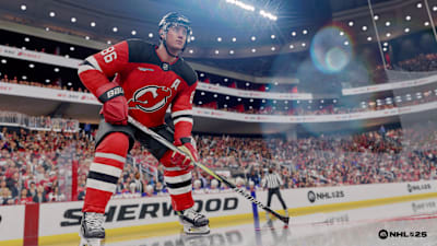 Dans NHL 25, les joueurs réagissent directement à ce qui se passe sur la glace, non seulement visuellement, mais aussi dans le jeu.
