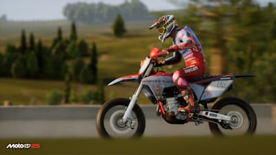Screenshot aus MotoGP 25 zeigt ein Flat Track-Rennen.