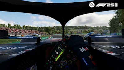 Capture d'écran de F1 25 montrant une séance d'essais libres de Max Verstappen à Imola. 