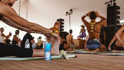 Séance de « Space Yoga » à la Red Bull Guest House à Miami, en Floride (États-Unis), le 7 mai 2022.