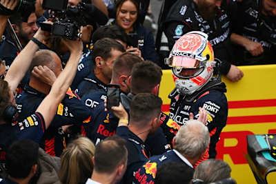 Bild zeigt Max Verstappen nach seinem Sieg beim GP von Kanada 2023.