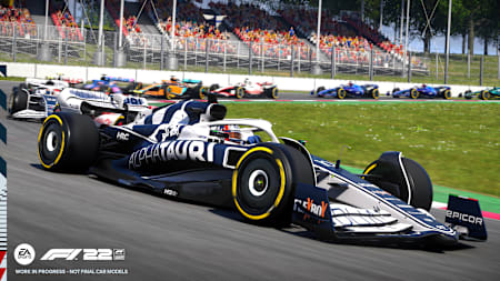 La monoplace AT03 de Pierre Gasly roule sur le Circuit de Barcelone-Catalogne dans le jeu F1 22. 