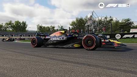 Screenshot aus F1 25 zeigt Max Verstappen in Führung in Imola.