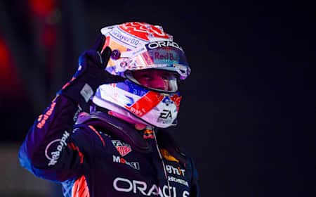 Sieger Max Verstappen feiert auf dem Podium während des F1 Grand Prix von Katar am 07. Oktober 2023 seinen dritten Titel als Fahrerweltmeister der Formel 1.