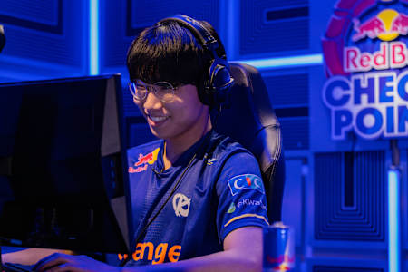 Le joueur League of Legends de la Karmine Corp lors de sa participation à Red Bull Checkpoint.