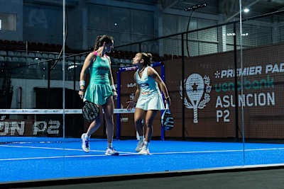 Tamara Icardo et Claudia Jensen lors du Ueno Bank Asunción Premier Padel P2 à la Ueno SND Arena à Asunción, Paraguay, le 22 mai 2025.