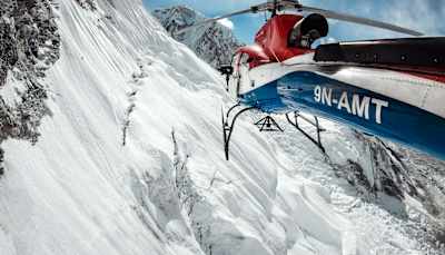 Filmemacher Daniel Hug hängte hierfür auf 6800 Metern aus dem Hubschrauber.