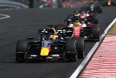 Max Verstappen en la pista durante el Gran Premio de Hungría de F1, celebrado en el Hungaroring el 26 de julio de 2026 en Budapest, Hungría.