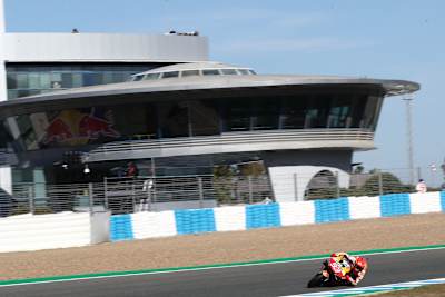 Marc Márquez actúa durante el Campeonato del Mundo de MotoGP en Jerez, España, el 1 de mayo de 2021.