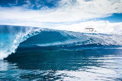 Ângulo raro e assustador de Teahupo'o