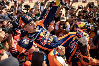 Luciano Benavides at the finish line of the Dakar 2026 on January 17, 2026 Yanbu, Saudi Arabia