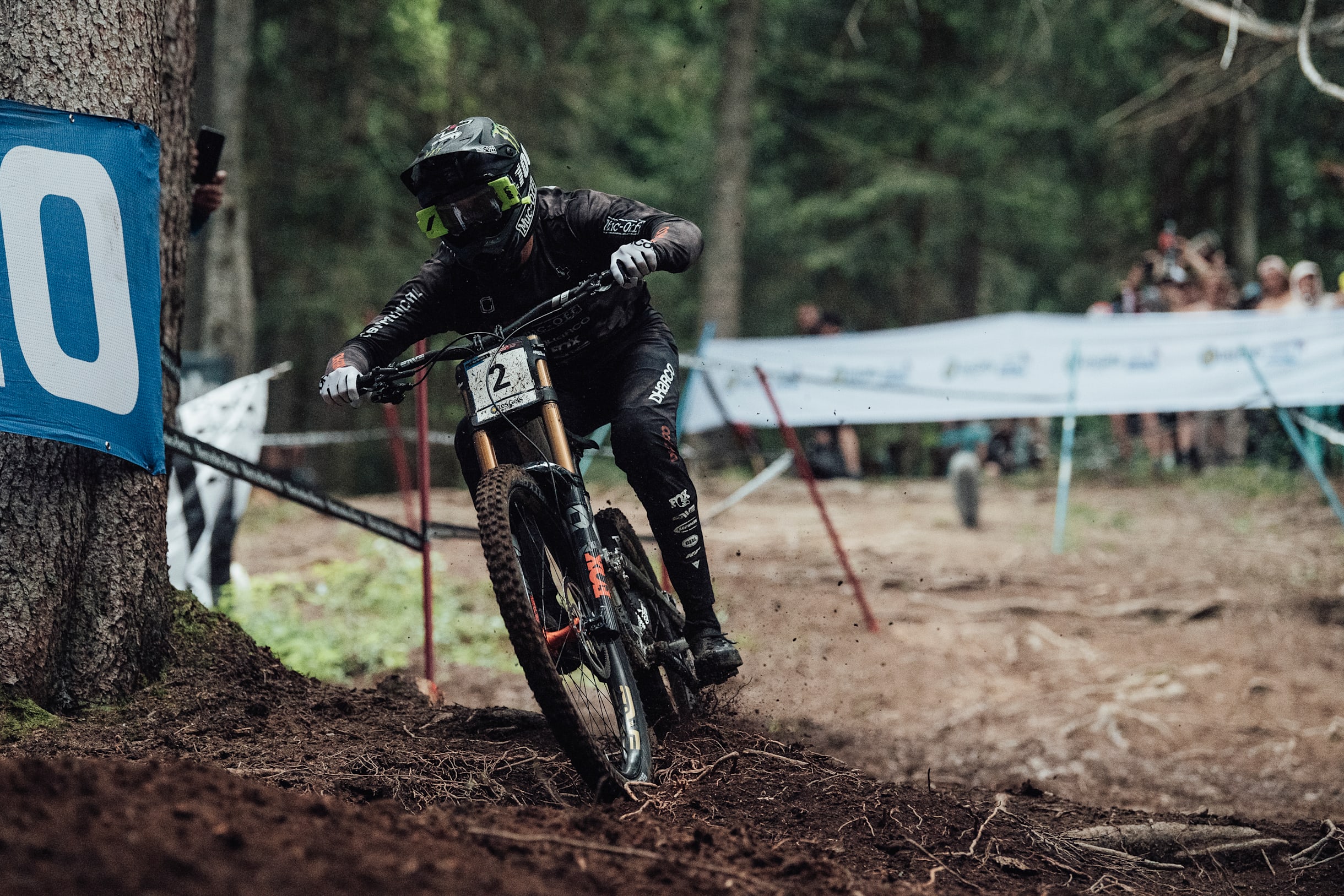 Thibaut Dapréla participa en las finales de la Copa del Mundo de Descenso MTB UCI en Les Gets, Francia, el 3 de julio de 2021.