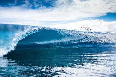 Ângulo raro e assustador de Teahupo'o