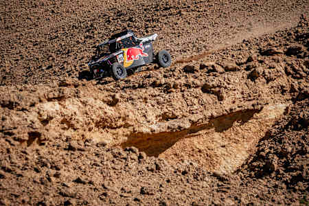 Seth Quintero (EE.UU.), del Red Bull Off-Road Junior Team, durante la etapa 5 del Rally Dakar 2022 en los alrededores de Riyadh, Arabia Saudita, el 6 de enero de 2022.