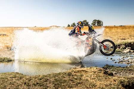 Daniel Sanders na KTM 450 Rally w drodze po tytuł Mistrza Świata FIM w Rajdach Długodystansowych 2025