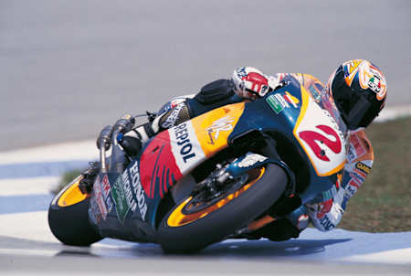 Àlex Crivillé w akcji w sezonie 1997 na torze Sepang