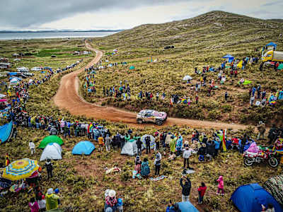 Las difíciles condiciones que hay en Bolivia se adaptan a la conducción de Carlos Sainz, piloto del Team Peugeot Total.