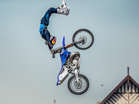 Tom Pagès nails the Tsunami