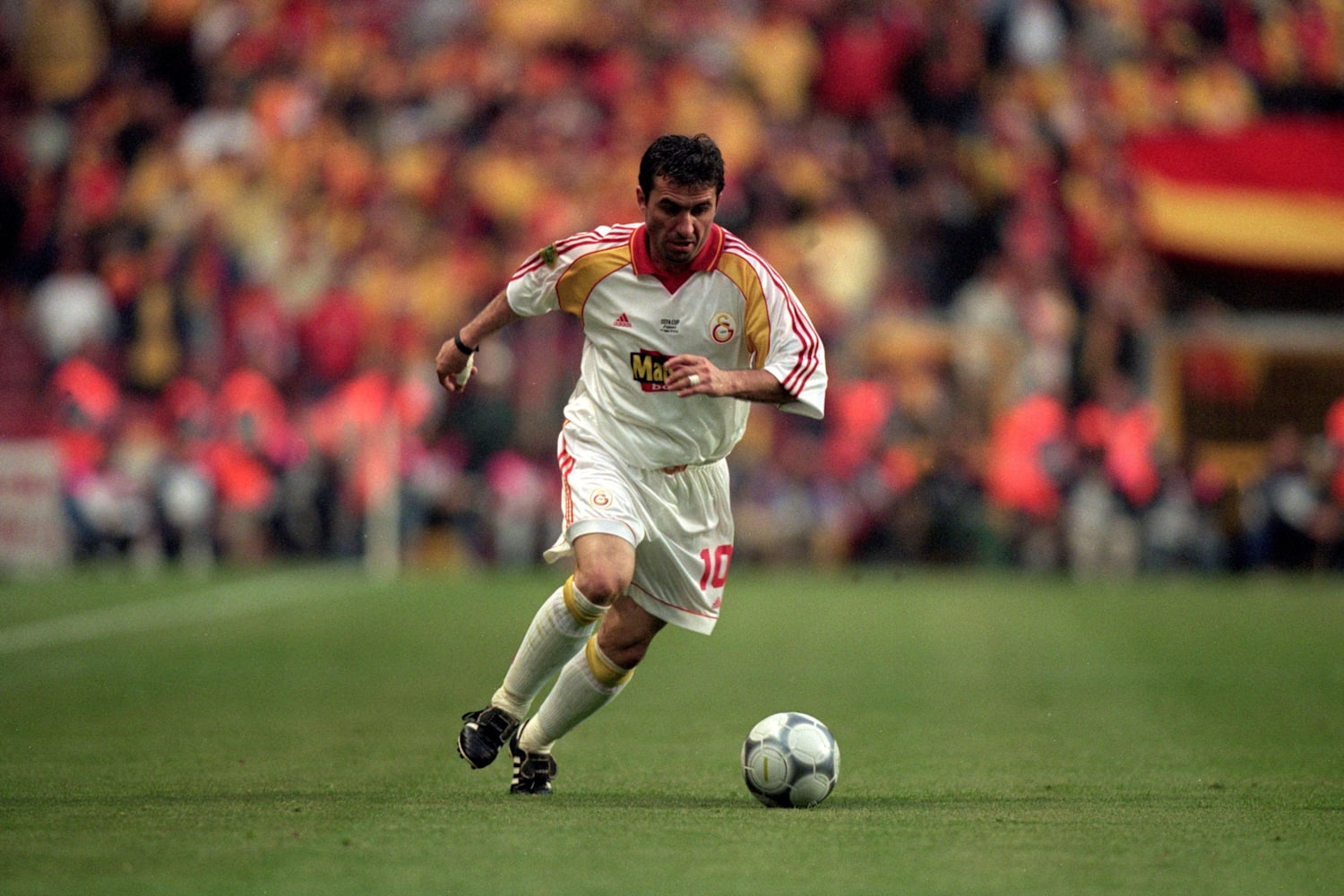 Galatasaray Efsanesi Gheorghe Hagi Nin Hic Gormediginiz Golleri Galatasaray Gs Haberleri Spor