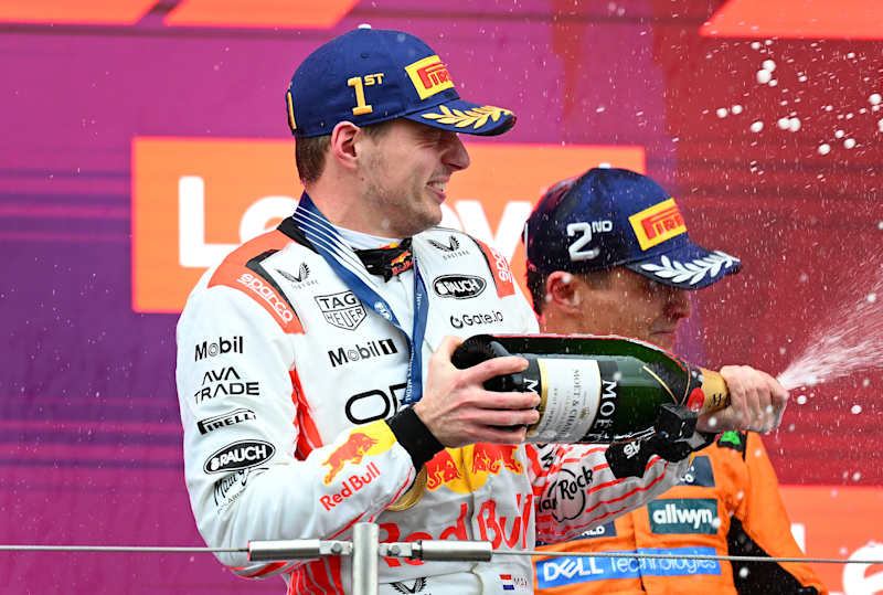 マックス・フェルスタッペンが2026シーズン用ヘルメットを公開！ | F1