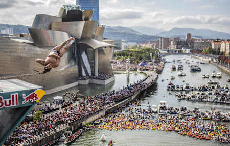 Orlando Duque of Colombia dives during the eighth and final stop of the Red Bull Cliff Diving World Series, Bilbao, Spain on September 26, 2015. 