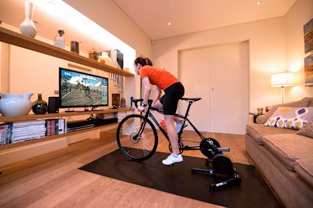 Trening na Zwift'cie z wykorzystaniem interaktywnego trenażera