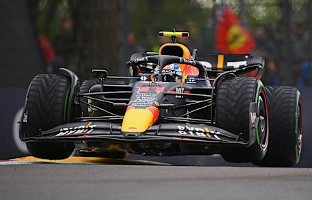 Sergio Perez driving the Oracle Red Bull Racing RB18 on track during the F1 Grand Prix of Emilia Romagna at Autodromo Enzo e Dino Ferrari on April 24, 2022 in Imola, Italy.