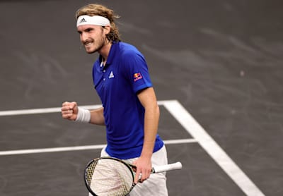Stefanos Tsitsipas vom Team Europa feiert den Matchball gegen Nick Kyrgios vom Team Welt während des Laver Cups im TD Garden am 25. September 2021 in Boston, Massachusetts.