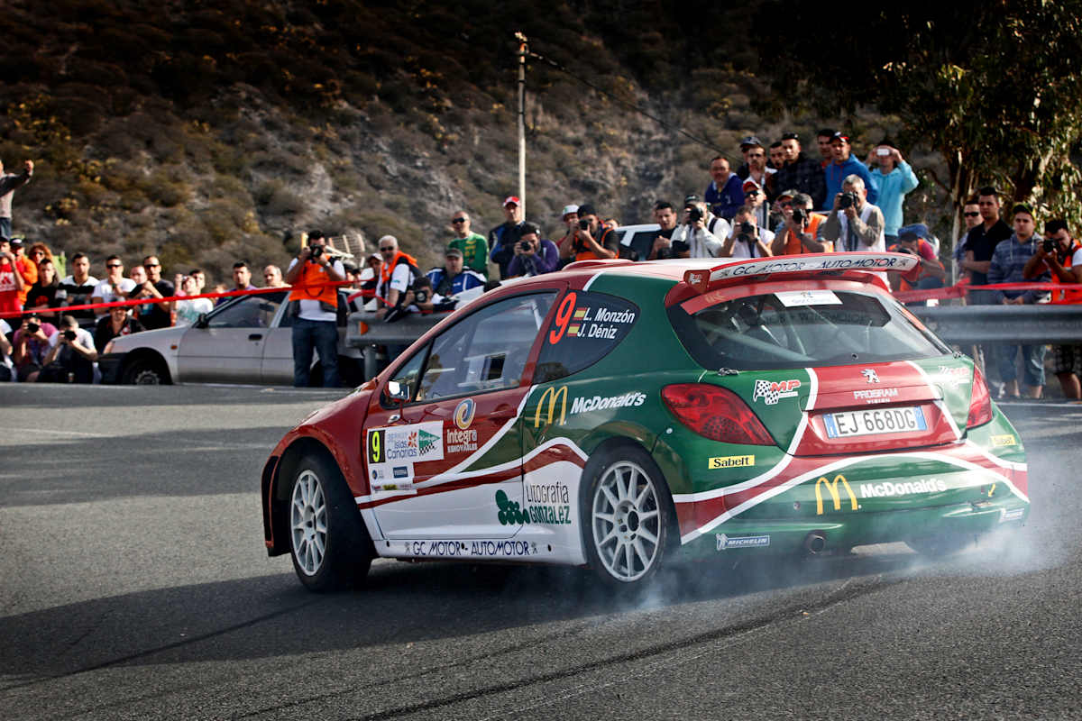 Monzón driving a Peugeot 207 S2000 on Rally Islas Canarias in 2012