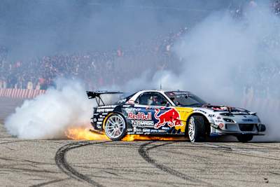 O θρύλος του drift, "Mad" Mike in action